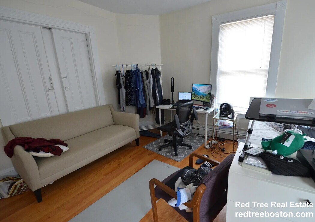 Apt 14 - 35 Brookline St