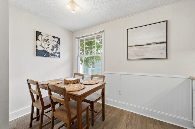 Building Photo - 328 River Walk Dr