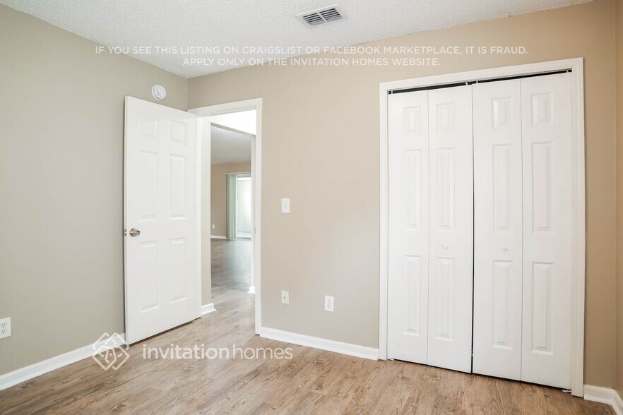 Building Photo - 11275 Chertsey Ln