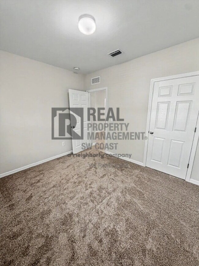 Building Photo - 7317 Mikasa Dr