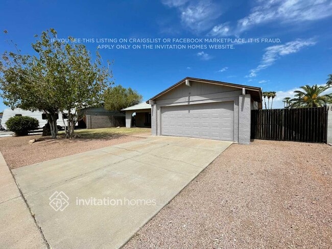 Building Photo - 1642 W Plana Ave