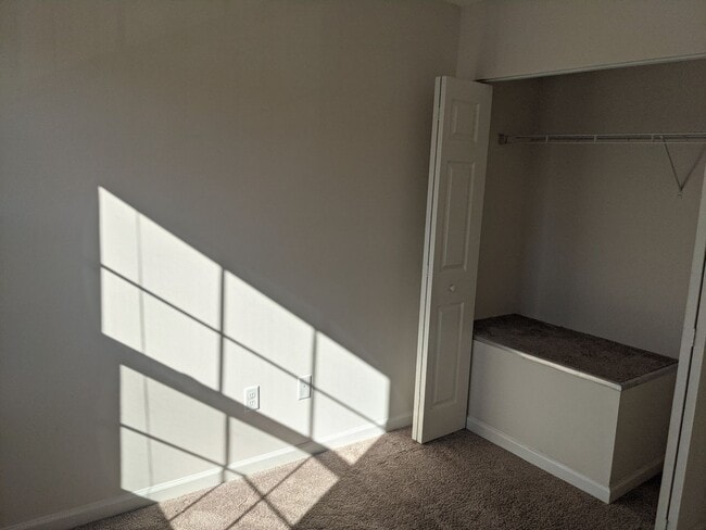 Building Photo - 3 Bedroom Townhouse For Rent in Charming Waynesboro, PA