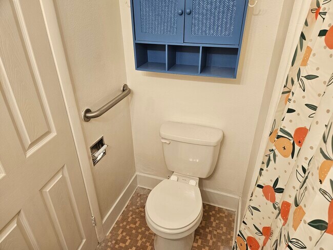 Building Photo - 2211 Patou Dr W