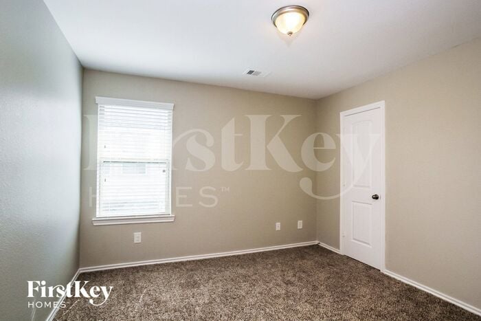 Building Photo - 4315 Amaryllis Ave