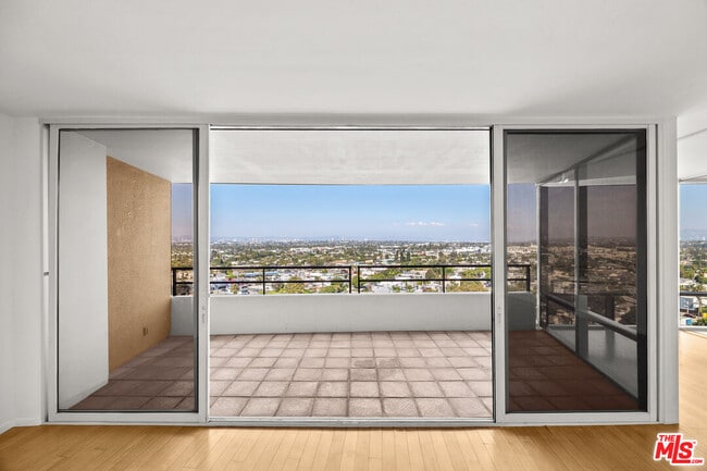 Building Photo - 4316 Marina City Dr