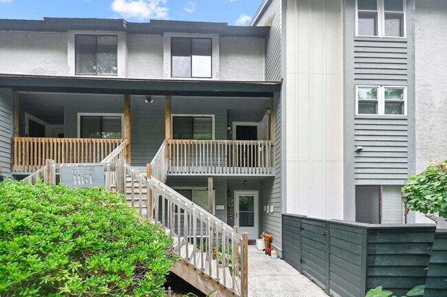 Building Photo - 1161 Shadow Lake Cir