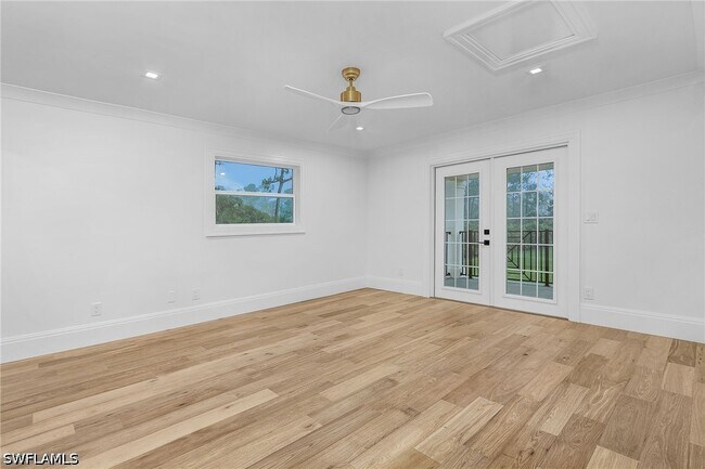 Building Photo - 6155 Standing Oaks Ln