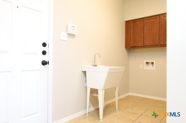 Building Photo - 9904 Maplewood Ct