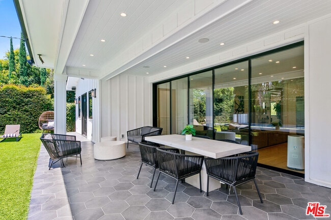 Building Photo - 5911 Beckford Ave