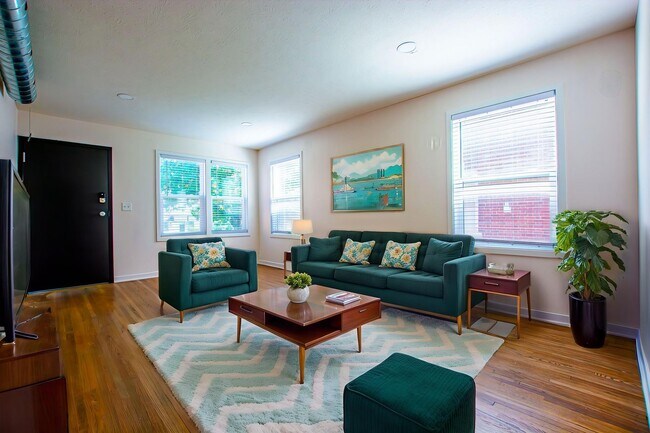 Primary Photo - 116-118 N 32nd Avenue