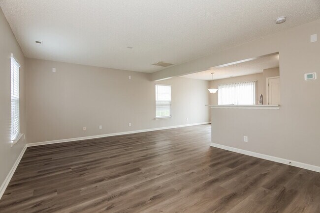 Building Photo - 9809 Holly Park Dr