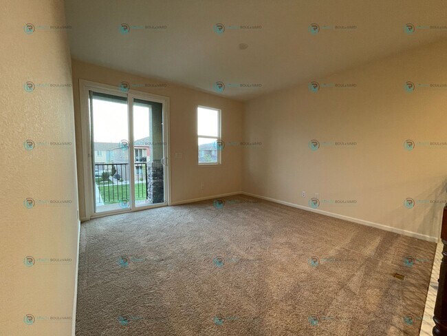 Building Photo - 3-Bedroom 2.5 Bathroom 2 car garage Condo in Carson City