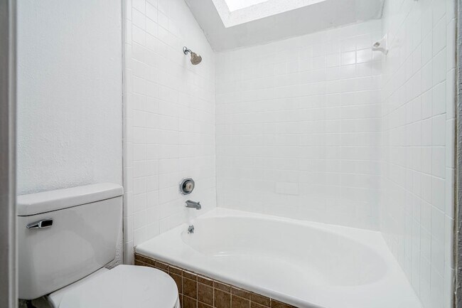 Building Photo - 2277 S Kirkwood Rd