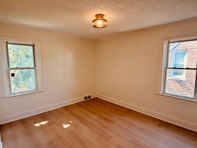 Building Photo - Section 8 welcomed at this Parc home