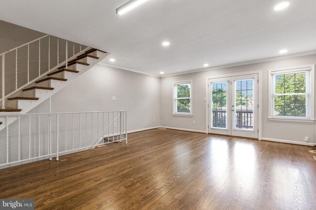 Building Photo - 2035 S Glebe Rd