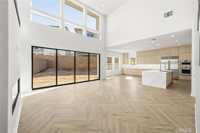 Building Photo - 164 Apron