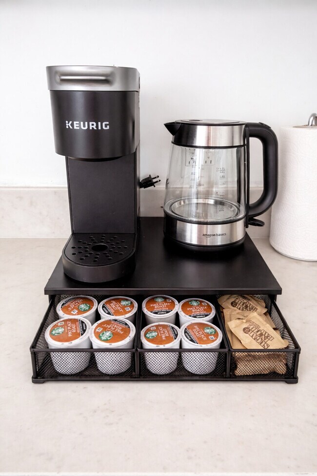 Building Photo - 6431 Carthage St