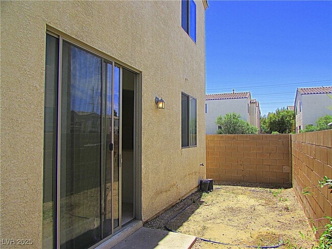 Building Photo - 1838 Versante Ave