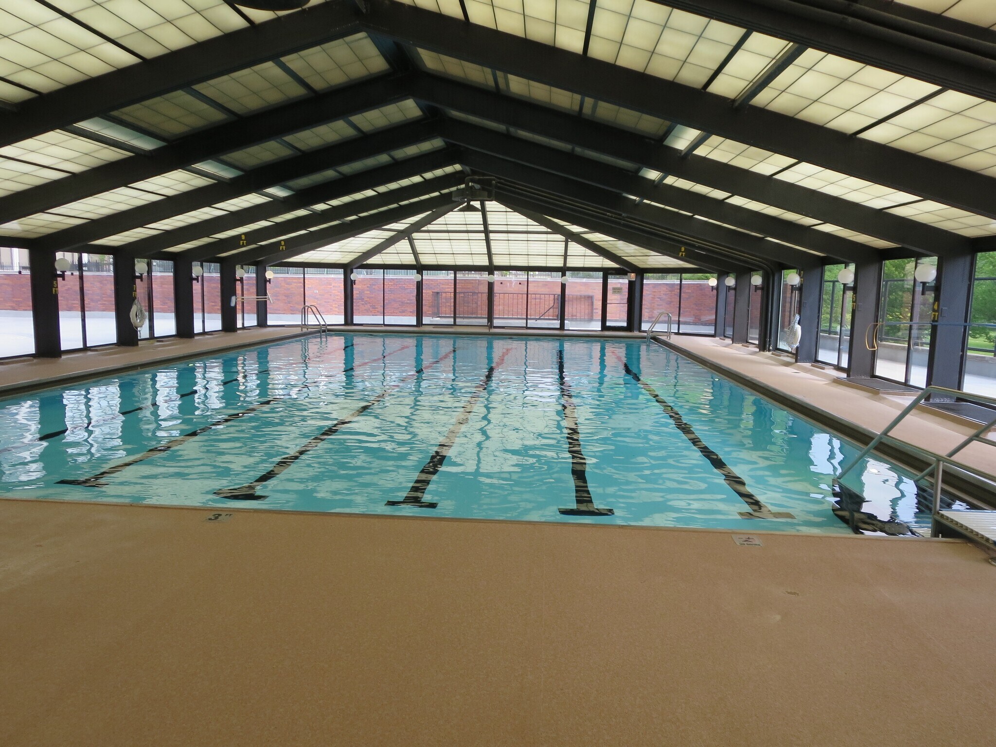 Building Photo - 5415 N Sheridan Rd