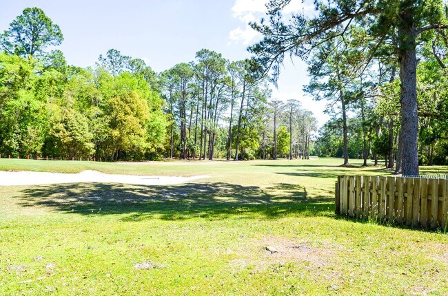 Building Photo - Nice 3 Bedroom 2 Bath Condo on Ironwood Golf Course