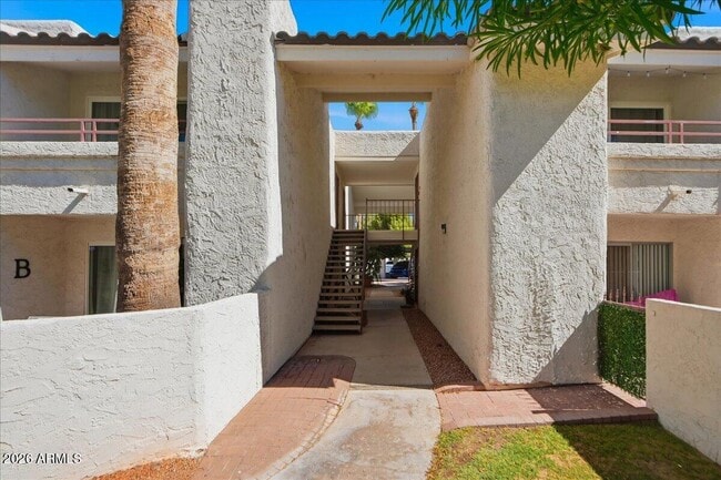 Building Photo - 7350 N Vía Paseo Del Sur