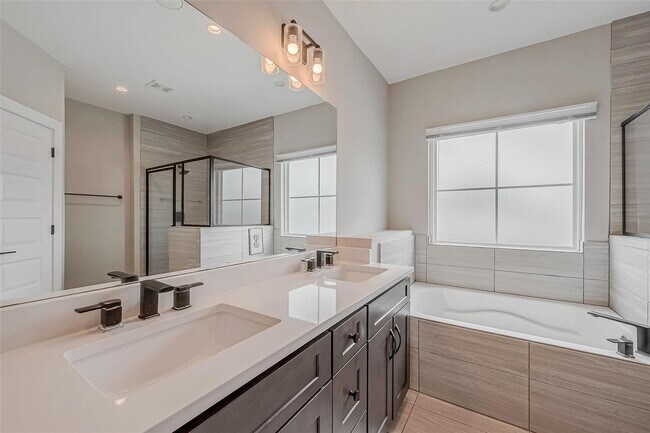 Building Photo - 16531 Oasis Mdw Ln