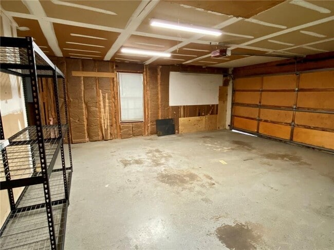 Building Photo - 305 Deergrass Trail