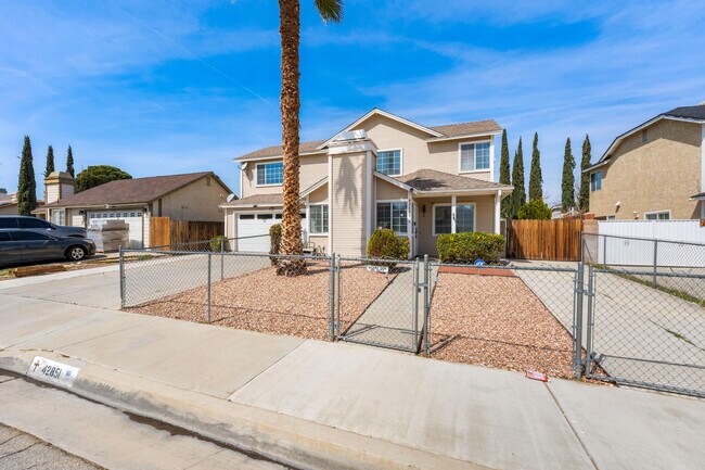 Building Photo - 42851 Lemonwood Dr