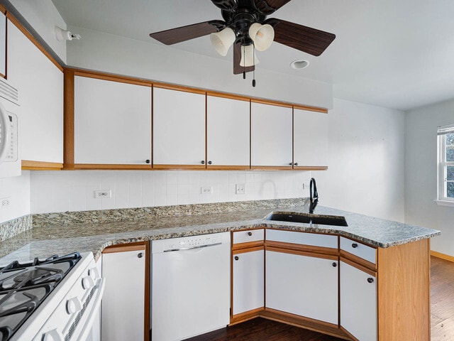 Building Photo - 2552 Dickens Dr