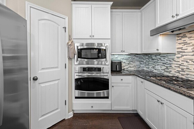 Building Photo - 7317A Colina Vista Loop