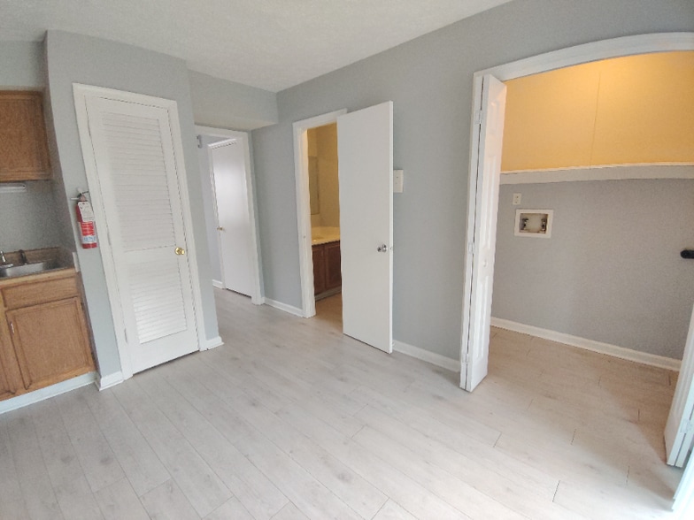 Building Photo - 29 Fonda Dr