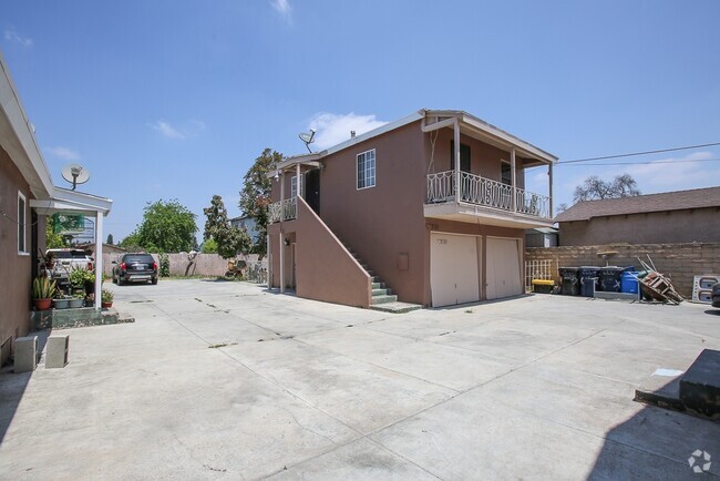 Building Photo - 2105 E 124th St