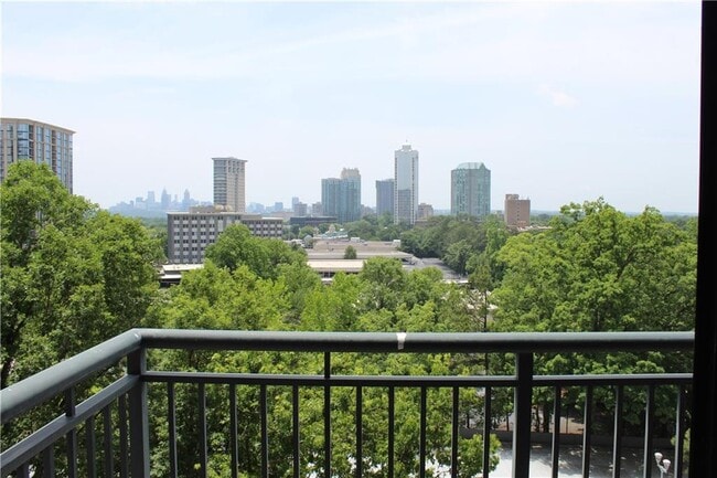 Building Photo - 3040 Peachtree Rd NW