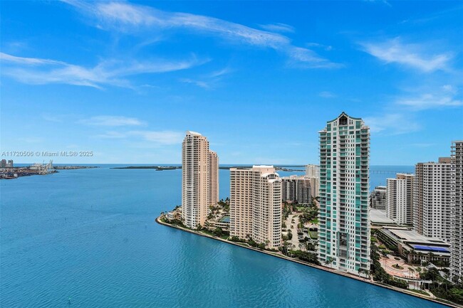 Building Photo - 325 S Biscayne Blvd