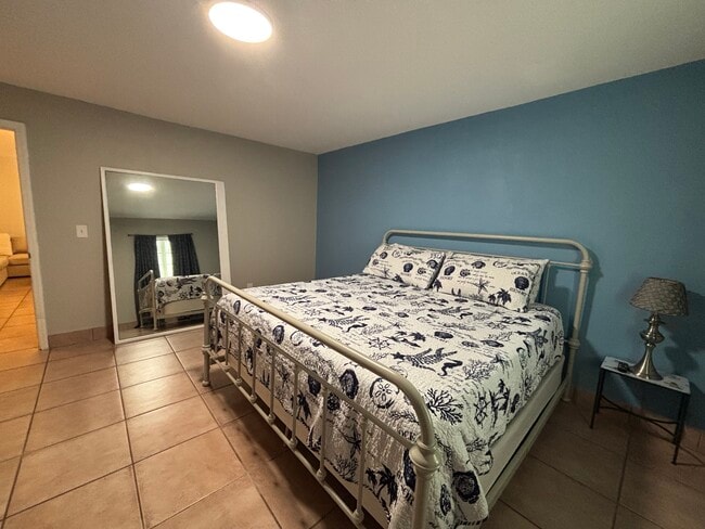 Building Photo - 44 Capistrano Dr