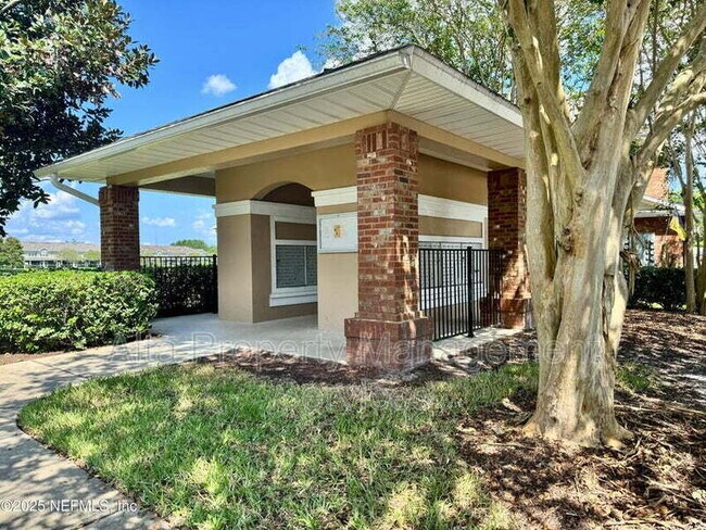 Building Photo - 6881 Woody Vine Dr