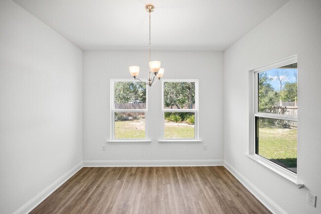 Building Photo - DON'T MISS OUT!