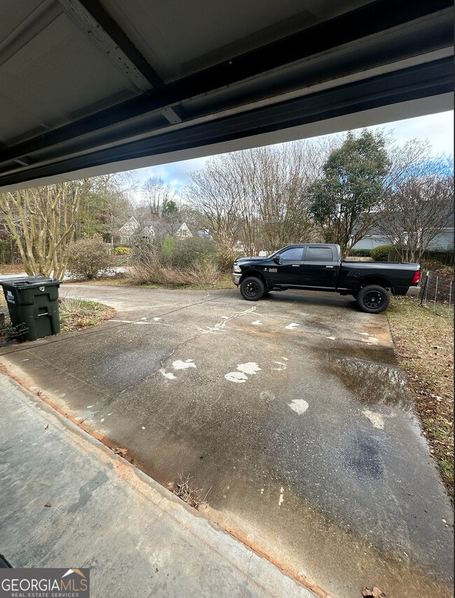 Building Photo - 146 Oak Meadows Dr