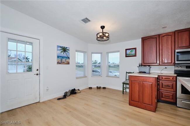Building Photo - 16820 Banyon Dr