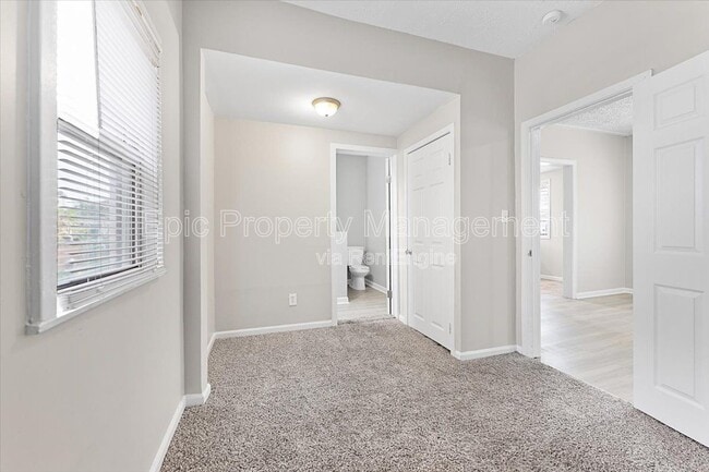 Building Photo - 647 Elm St