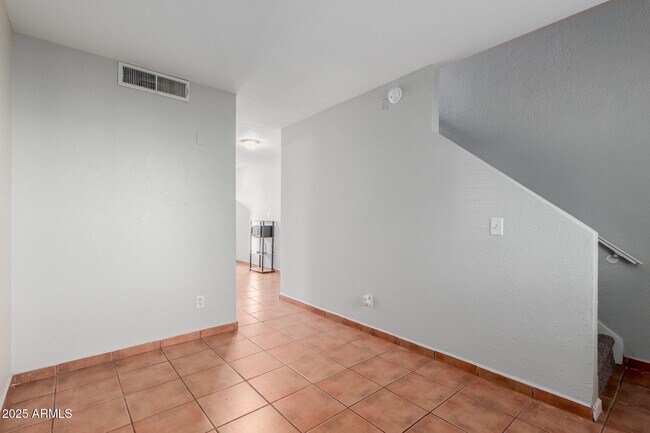 Building Photo - 12740 W Amy Dr