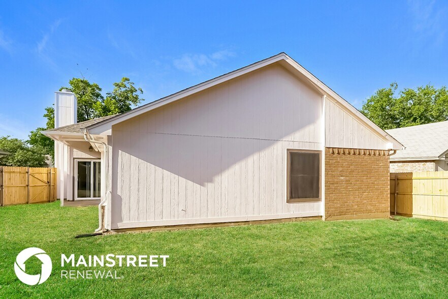 Building Photo - 223 Rodeo Dr