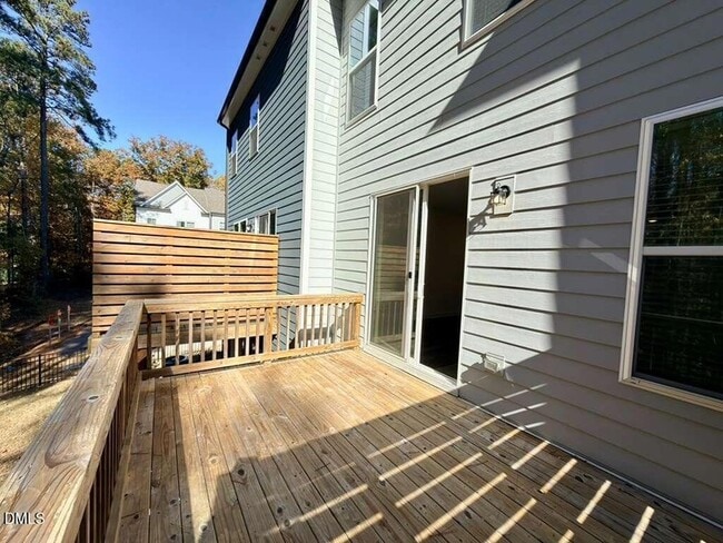 Building Photo - 1802 Stroup St