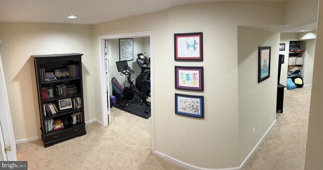 Building Photo - 46812 Backwater Dr