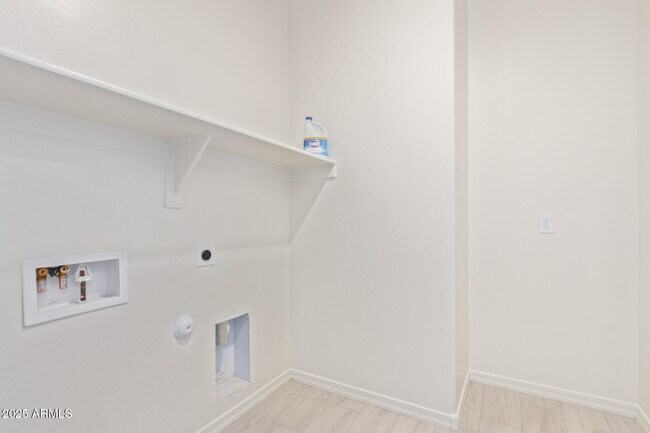 Building Photo - 3332 N 198th Ln