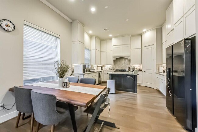 Building Photo - 10914 Brookeshire Chase Ln