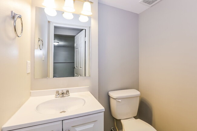 Building Photo - 804 Moss Oak Ct