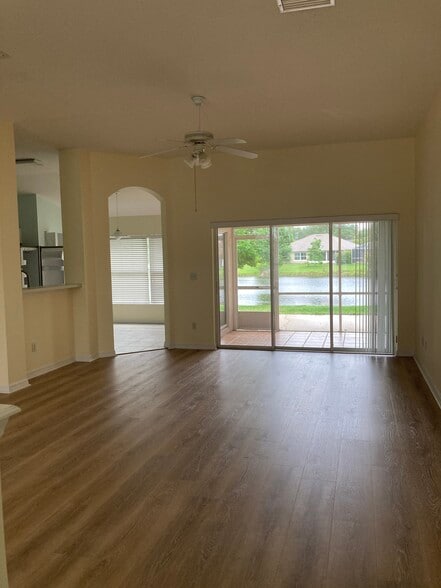 Building Photo - 1117 Compass Row
