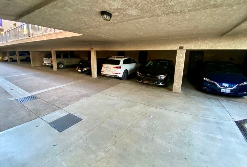 Building Photo - 1241 Mariposa St