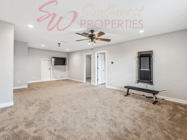 Building Photo - Stunning 5 bedroom, 3.5 bath in Elk Ridge Estates!